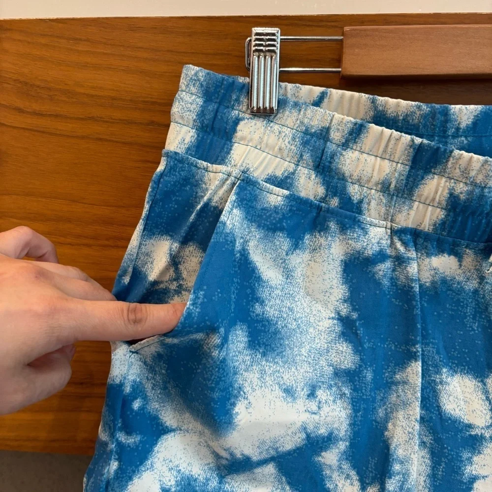 The North Face Mens Pull On Adventure Shorts In Blue, Size L